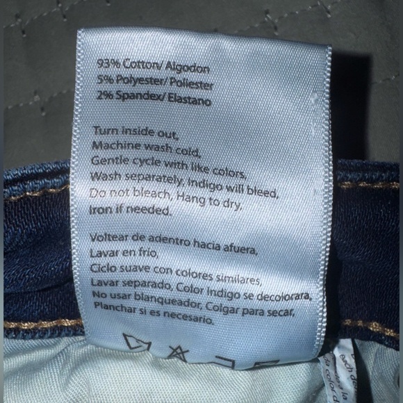 Risen Full Size High Rise Frayed Hem Flare Jeans. Size Jr 9. Dark blue. EUC - Picture 7 of 15